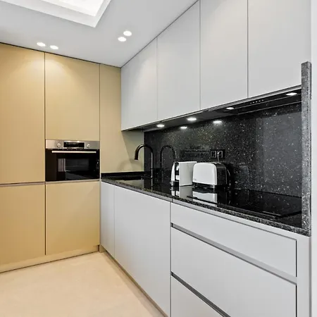 Fully Renovated Frontline Flat Apartment Marbella