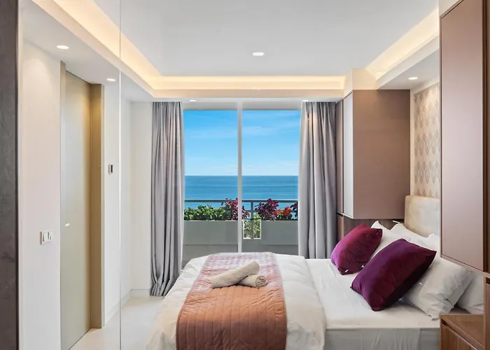 Fully Renovated Frontline Flat Apartmán